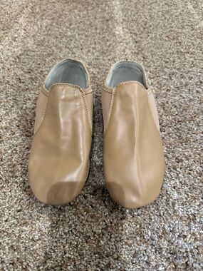 Kids Slip-On Dance Shoes in Tan
